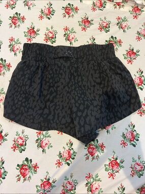 Varley | Kallin Running Shorts |Leopard Print | XS | Lined Athletic